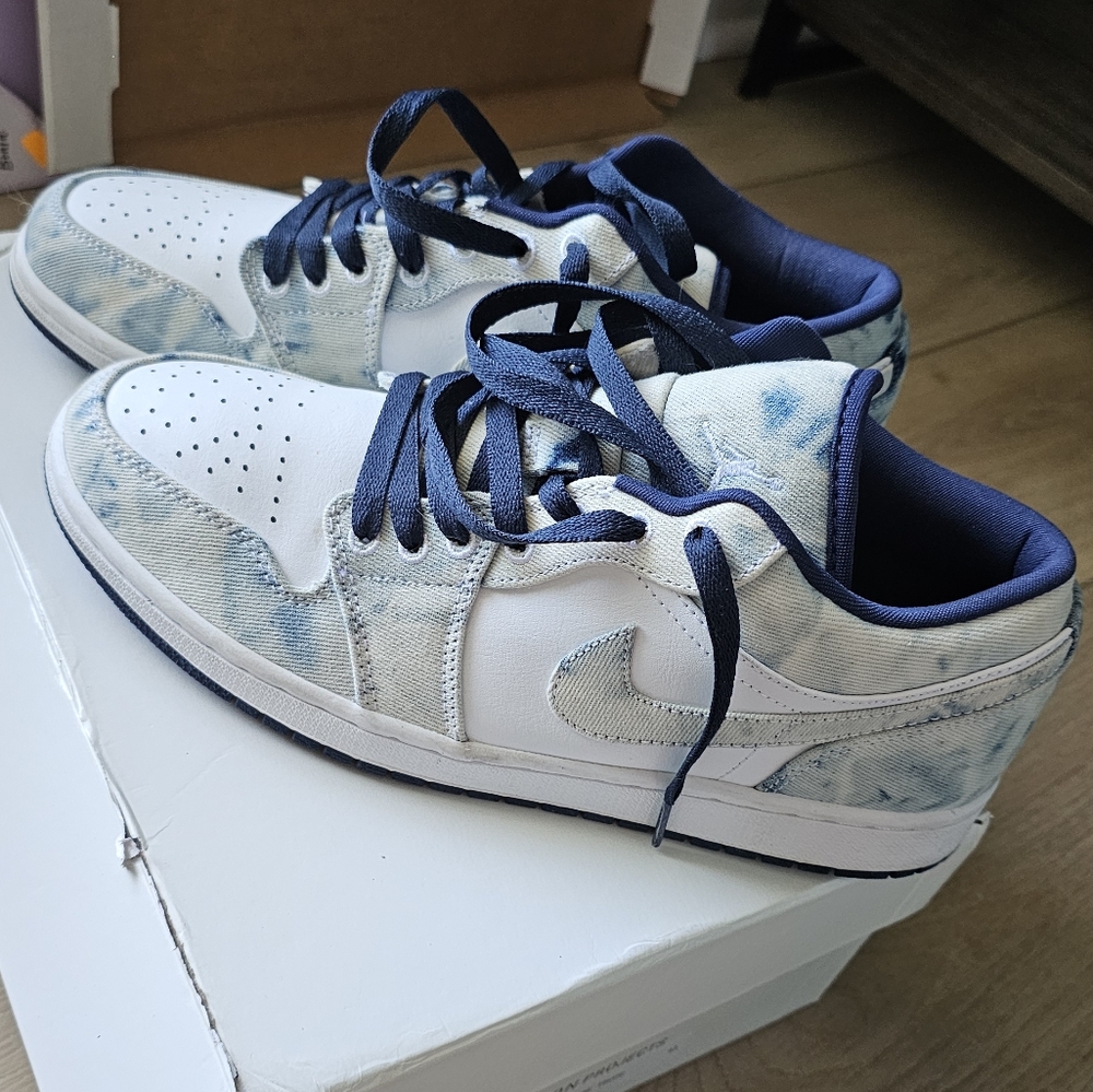 Nike Blue and White Men's Shoes